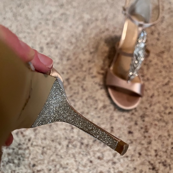Badgley Mischka Kalama Heeled Sandal 8 - Picture 3 of 5